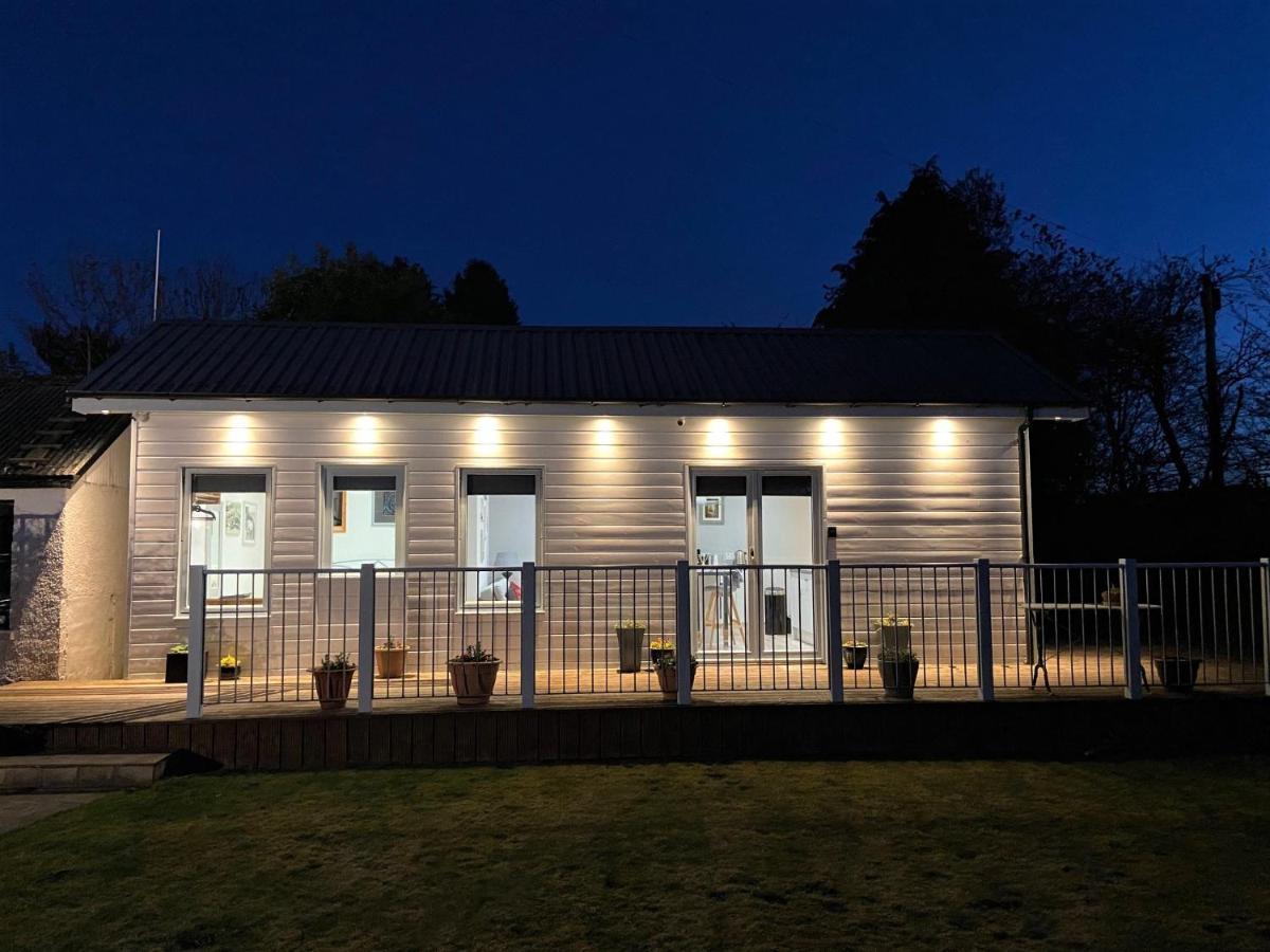 Chalet On The Green - Self Contained With Parking. Inshes 외부 사진