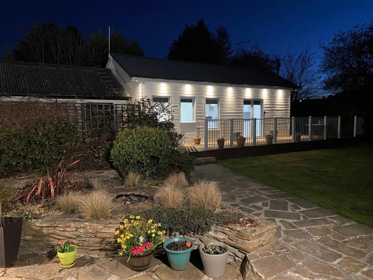 Chalet On The Green - Self Contained With Parking. Inshes 외부 사진